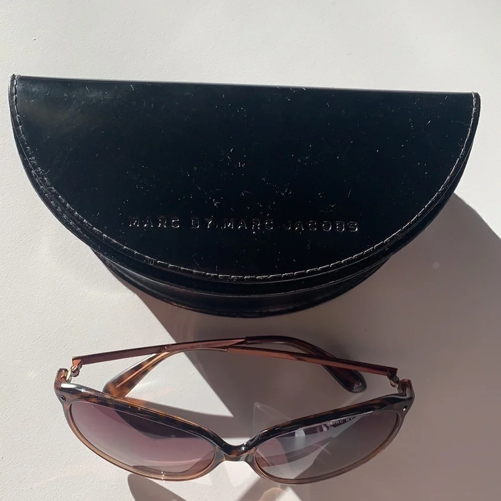 Marc Jacob’s MMJ 174/S 59 14 sunglasses with case